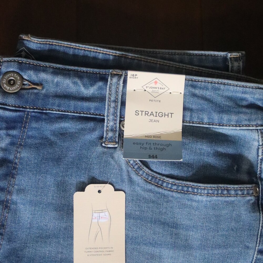 NWT St. John's Bay Womens Mid Rise Secretly Slender Straight Leg Jean 16P Short